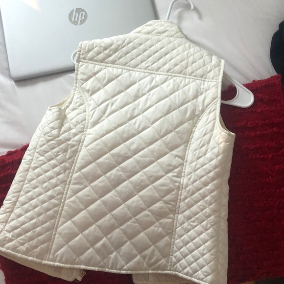 cream vest with gold buttons and zipper - Picture 4 of 4